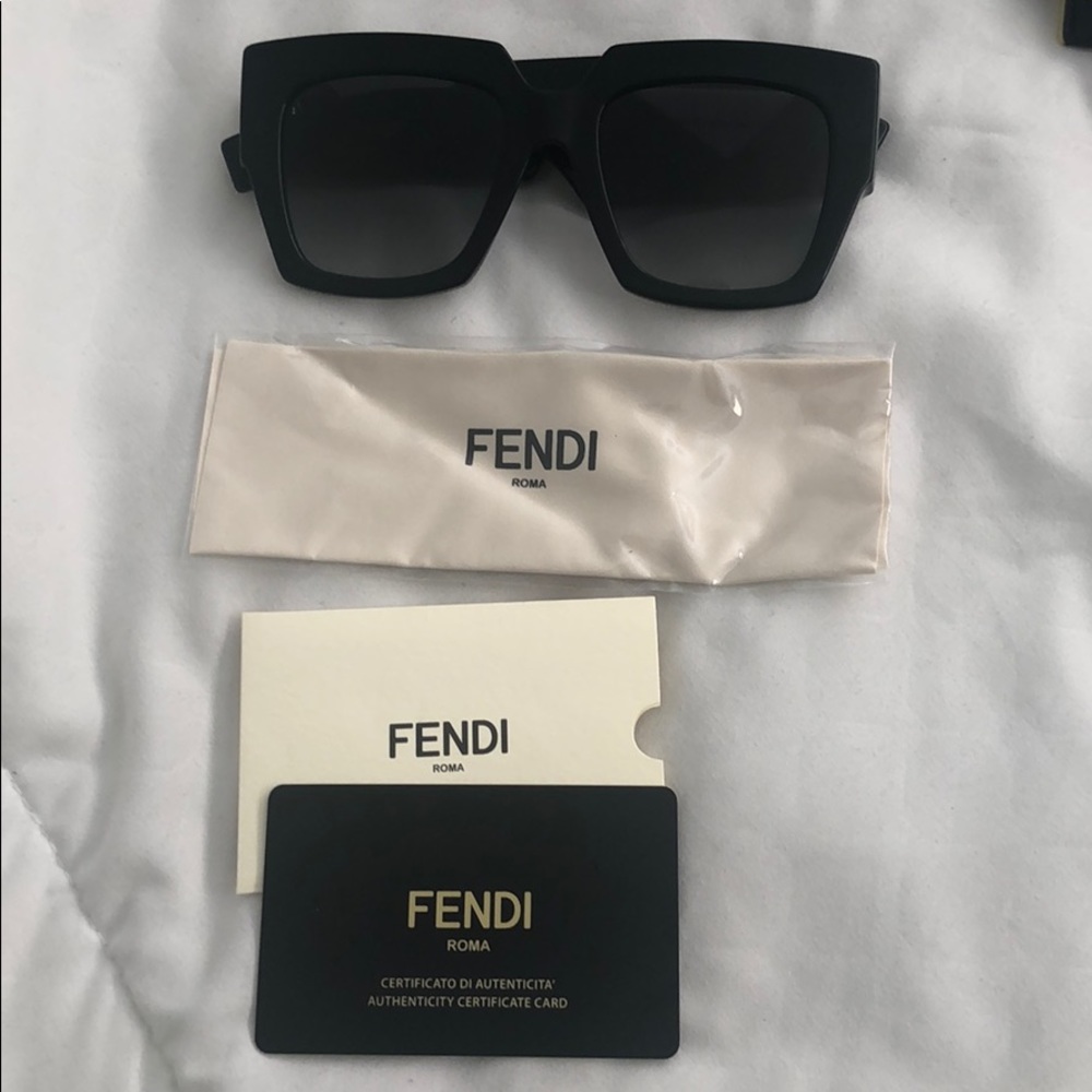 SOLD! Authentic Fendi sunglasses - Picture 2 of 4